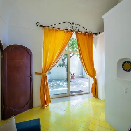 Elio Apartman *